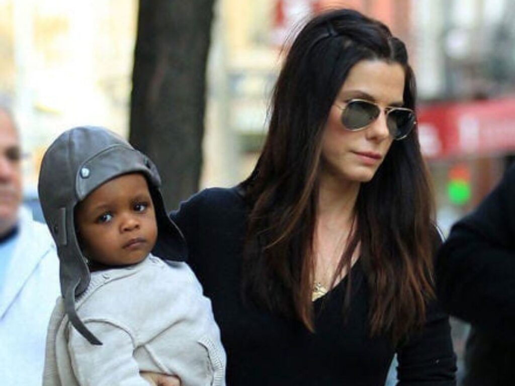 Wer sind Louis Bardo Bullock und Laila Bullock? Treffen Sie die Adoptivkinder von Sandra Bullock? louis bardo bullock