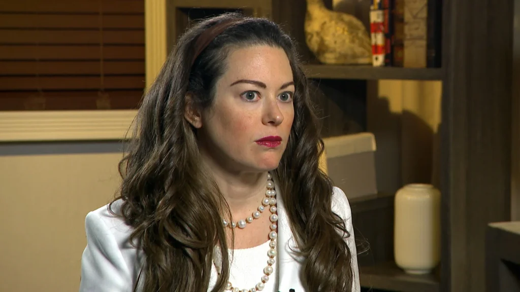 WIE ALT WAR NOELLE DUNPHY, ALS SIE FÜR RUDY GIULIANI ARBEITETE? noelle dunphy