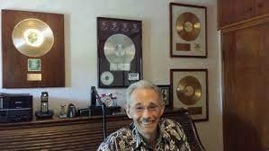 Bedeutung hinter dem Lied: „In-A-Gadda-Da-Vida“ von Iron Butterfly In-A-Gadda-Da-Vida