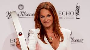 Andrea Berg ungeschminkt: Natürliche Schönheit und authentische Ausstrahlung andrea berg ungeschminkt