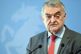 Herbert Reul Krankheit: Was wir wissen und was spekuliert wird herbert reul krankheit