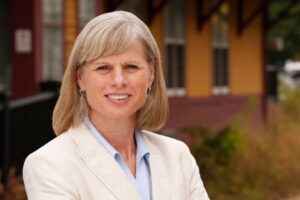 Wer ist Mary Burke? Alter, Biografie, Karriere, Familie, Vermögen