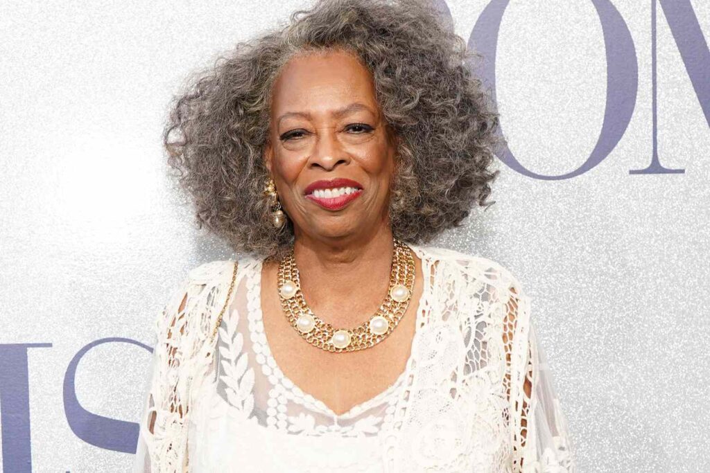 Wer ist Carol Sutton in „Outer Banks“ und warum gibt es eine Episode, die ihr gewidmet ist? carol sutton