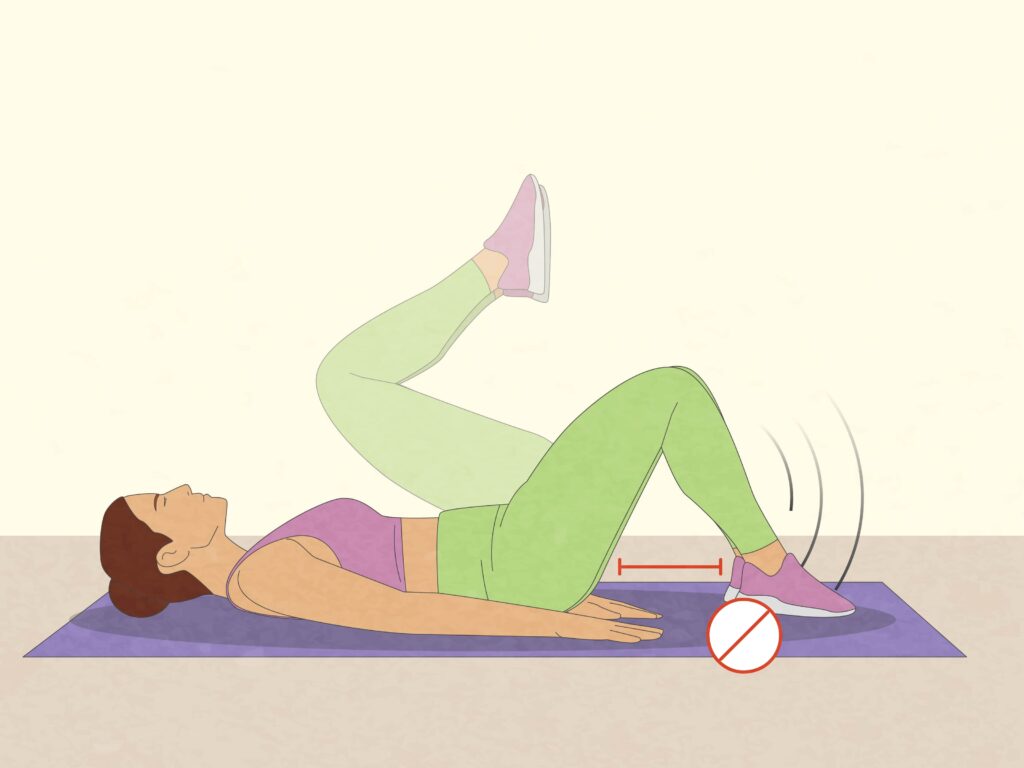 Hier erfahren Sie, warum Sie den Reverse Crunch in Ihr Trainingsprogramm aufnehmen sollten – und wie Sie ihn einfacher gestalten können reverse crunch