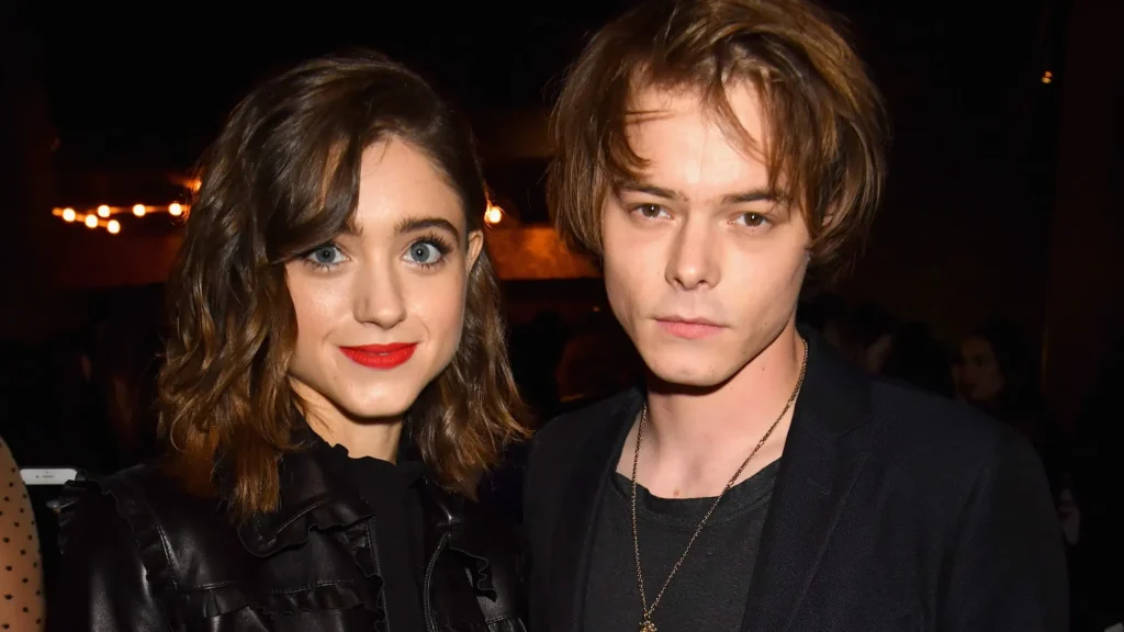 In „Inside Stranger Things“ spielen Natalia Dyer und Charlie Heaton die wahre Romanze charlie heaton
