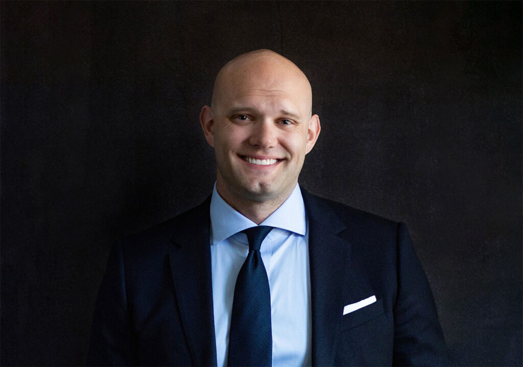 James Clear Vermögen: Wie der Autor von „Atomic Habits“ sein Vermögen aufgebaut hat james clear