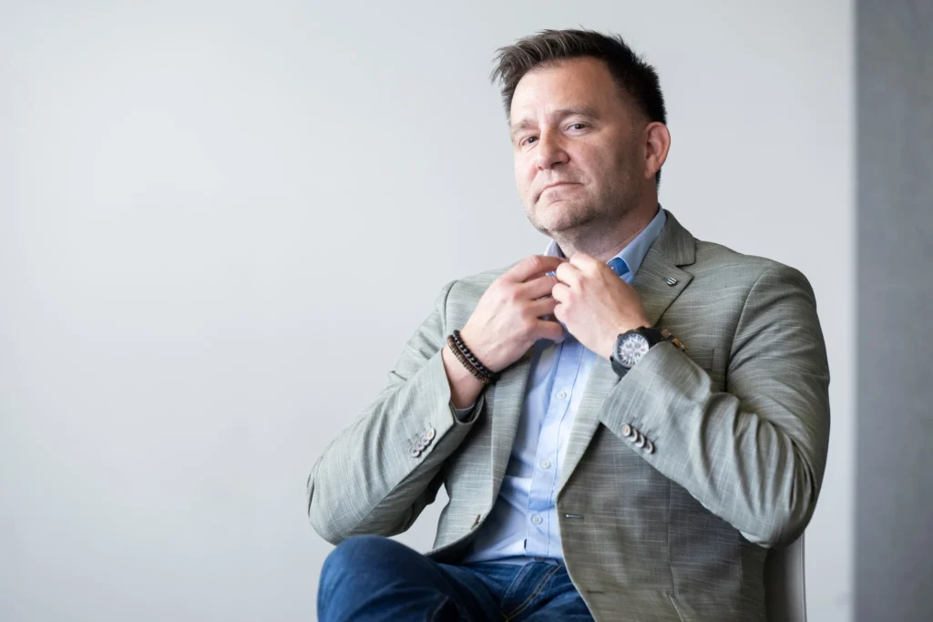 Sascha Ruefer – Biografie, Karriere und Erfolge des Schweizer Sportmoderators sascha ruefer