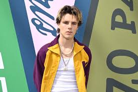 Cruz Beckham: Alter, Größe, Gewicht, Vermögen, Karriere und vollständige Biografie cruz beckham