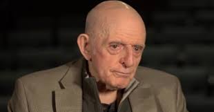 John Astin Vermögen 2025: Wie viel verdient er? john astin