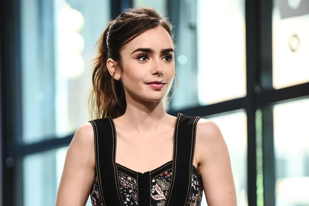 Lily Collins: Alter, Ehemann, Tochter, Eltern & Karriere 2026 lily collins